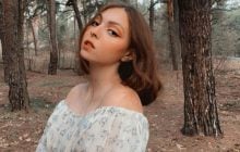 "Мама видела?": в сети раскритиковали полуголую дочь Поляковой из-за видео с поцелуем