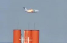 В России загорелся в воздухе и рухнул военный самолет (видео)