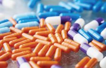 В аптеках можно приобрести не лекарства