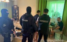 В Киеве разоблачили финансовую онлайн-пирамиду - мошенники украли у "инвесторов" 2 миллиона гривень