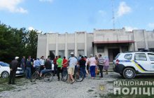 На Хмельнитчине селяне хотели снести новую вышку мобильной связи (фото)