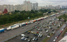 Ремонт мосту в Києві спровокував транспортний колапс: у мережі показали фото й відео