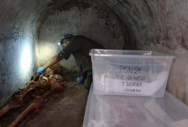 У Помпеях знайшли гробницю з наполовину муміфікованим тілом (фото, відео)