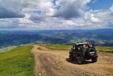 В Україні нарешті вирішили взятися за джипи в Карпатах
