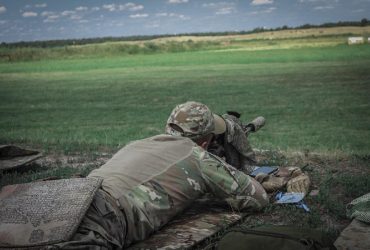 В Николаевской области снайпер остановил колонну оккупантов и захватил в плен офицера