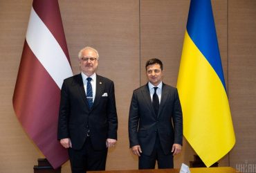 Президент Латвії став першим з початку війни лідером, який залишився у Києві на ночівлю