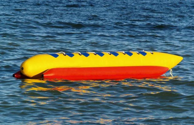 У Кирилівці зіткнулися гідроскутер та надувний "банан": серед постраждалих є дитина