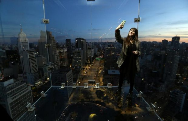 У бразильському Сан-Паулу відкрили атракціон, від якого стигне кров (відео)