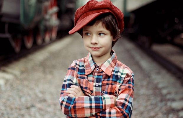 День синів в Україні: листівки та теплі побажання зі святом