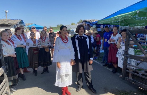 Свято сала, байкери та "Диско 90-х": На Полтавщині відкрився Сорочинський ярмарок (фото)