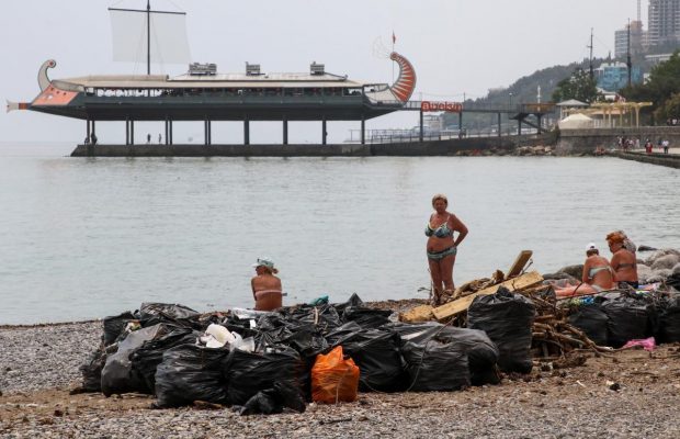В оккупированном Крыму пожаловались на "напряженную" ситуацию с потоком туристов