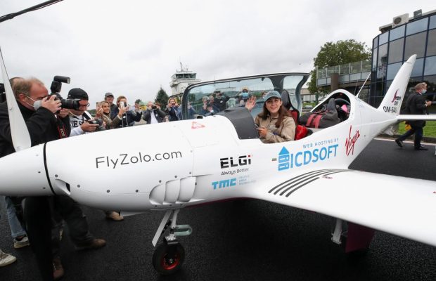 50 країн за три місяці: наймолодша льотчиця з Бельгії вирушила у навколосвітню подорож (фото, відео)