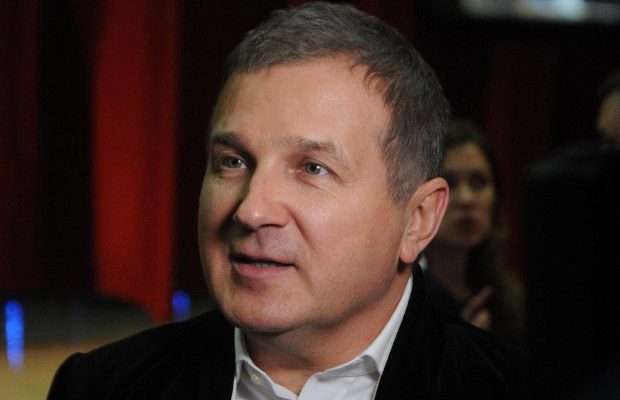 Юрий Горбунов показал нежное фото с новорожденным сыном и получил поздравление от известной ведущей