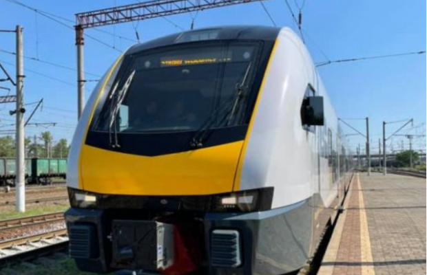 "Укрзалізниця" протестує на киянах надсучасний поїзд Stadler FLIRT (фото)