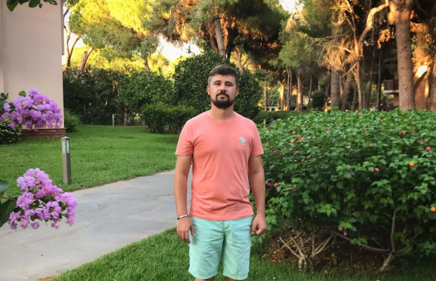 Артист з РФ обурений відсутністю прямих рейсів Москва-Київ: реакція соцмереж