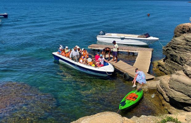 "Люди хочуть їсти": росіянка розповіла, як кримчани "пошили її в дурні" на відпочинку