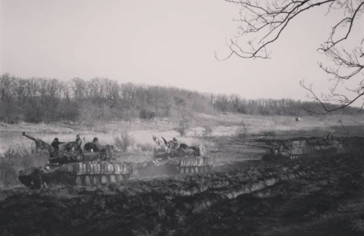Боєць зняв відео біля військової частини / фото Instagram Олега Томашука / Судовий репортер 