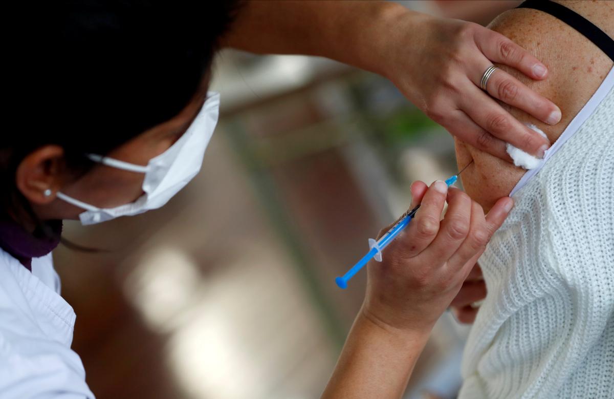 24 февраля в Украине началась кампания по вакцинации \ фото REUTERS