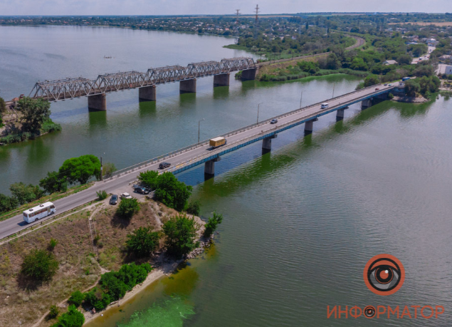 У Дніпрі дівчинка стрибнула з мосту і врятувалася, з'ясували журналісти / фото dp.informator.ua У Дніпрі дівчинка стрибнула з мосту і врятувалася, з'ясували журналісти / фото dp.informator.ua