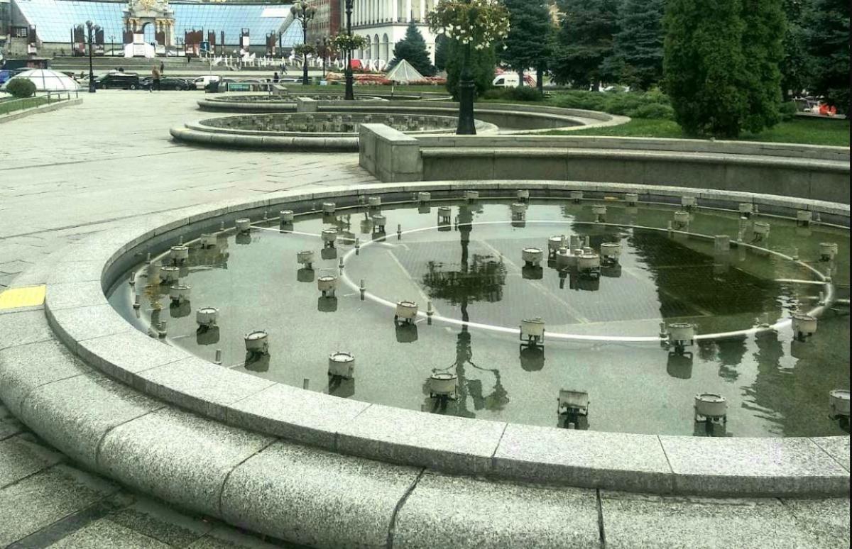 Фонтани на Хрещатику не працюють / Cкріншот Фонтани на Хрещатику не працюють / Cкріншот