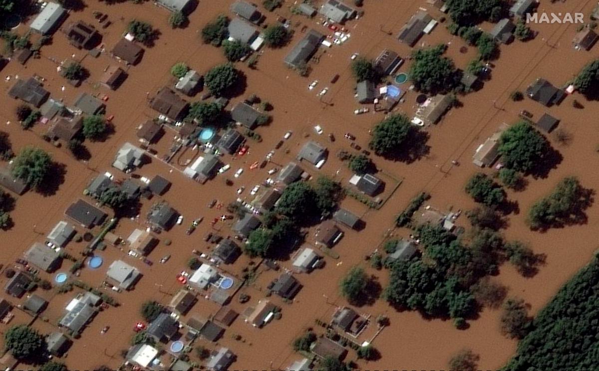 Жилые кварталы после урагана / фото REUTERS