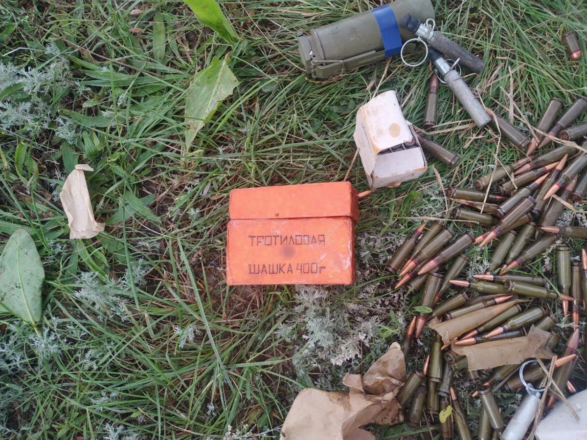 Небезпечну знахідку передали співробітникам ДСНС \ фото dpsu.gov.ua Небезпечну знахідку передали співробітникам ДСНС \ фото dpsu.gov.ua