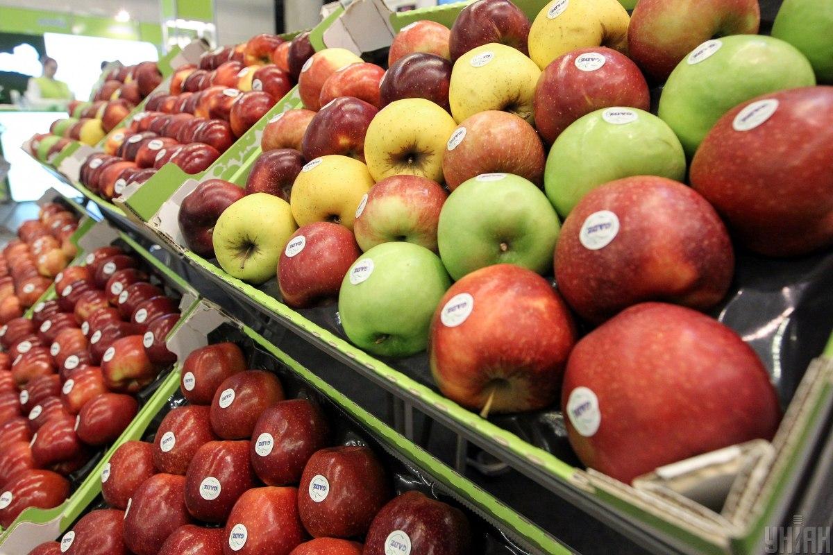 Супермаркеты будут не слишком заинтересованы в снижении цен на яблоки / фото УНИАН, Вячеслав Ратынский