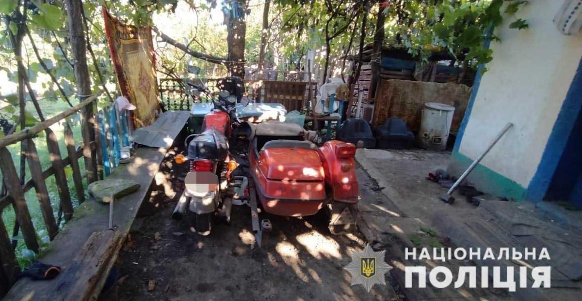 Мужчина похитил девочку с помощью мотоцикла \ фото vn.npu.gov.ua Мужчина похитил девочку с помощью мотоцикла \ фото vn.npu.gov.ua