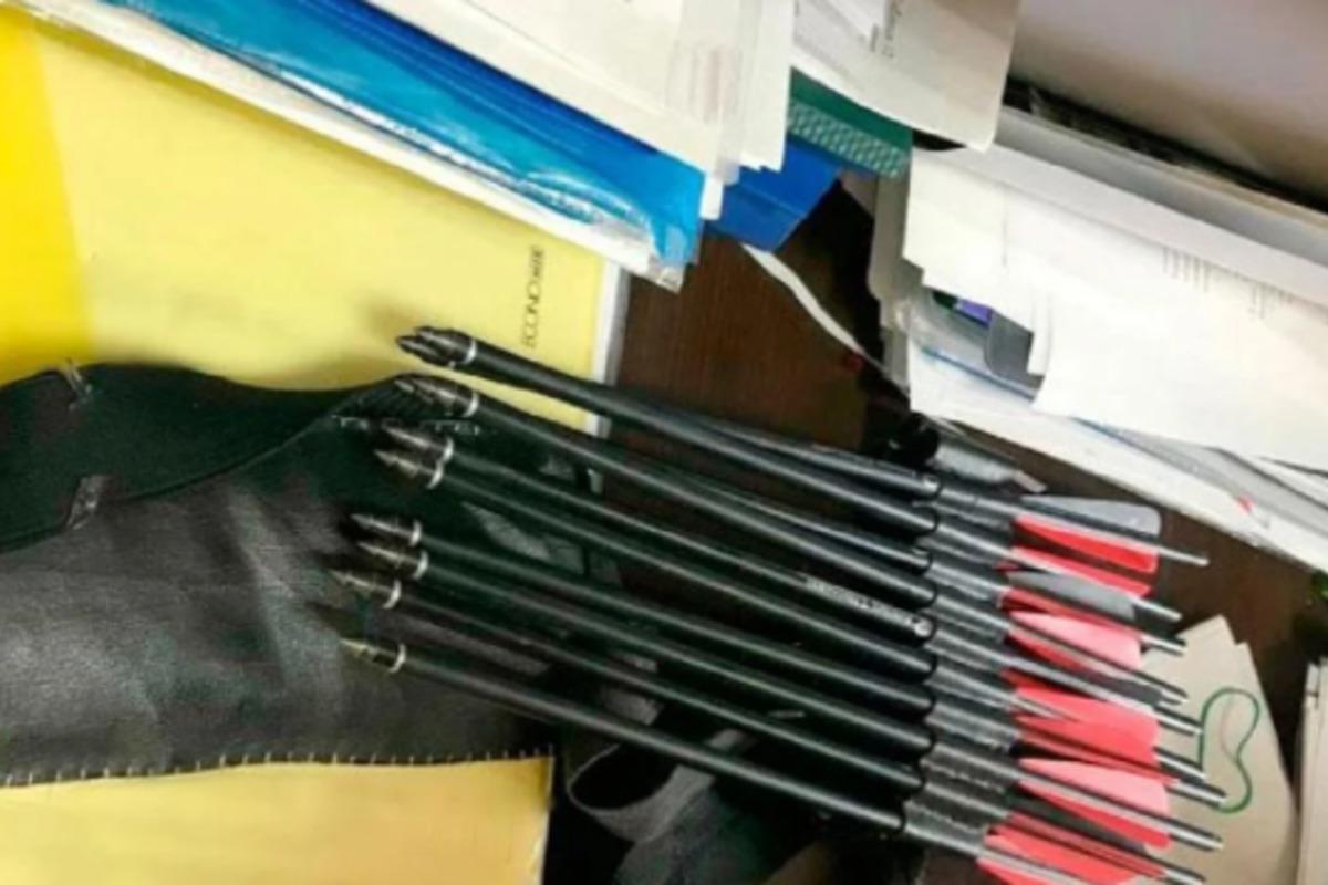 З'ясувалися деталі стрілянини з арбалета у полтавській школі / фото pl.npu.gov.ua З'ясувалися деталі стрілянини з арбалета у полтавській школі / фото pl.npu.gov.ua