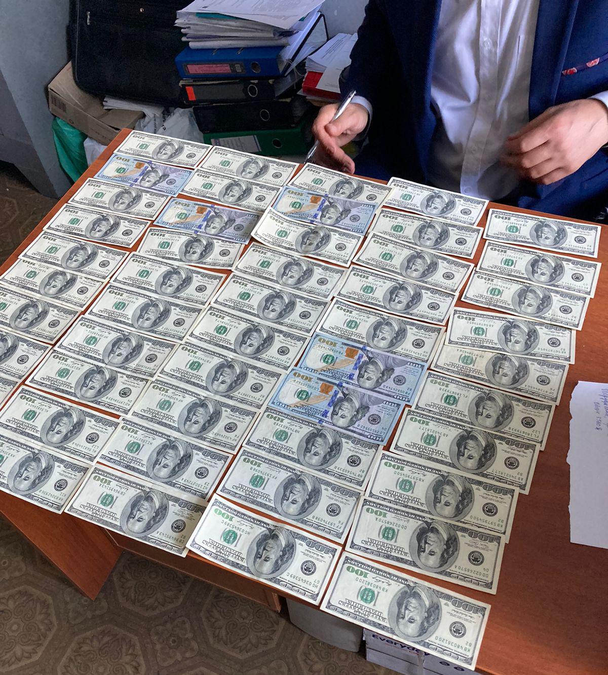 Первый транш взятки составлял 5 тысяч долларов США / фото gp.gov.ua Первый транш взятки составлял 5 тысяч долларов США / фото gp.gov.ua