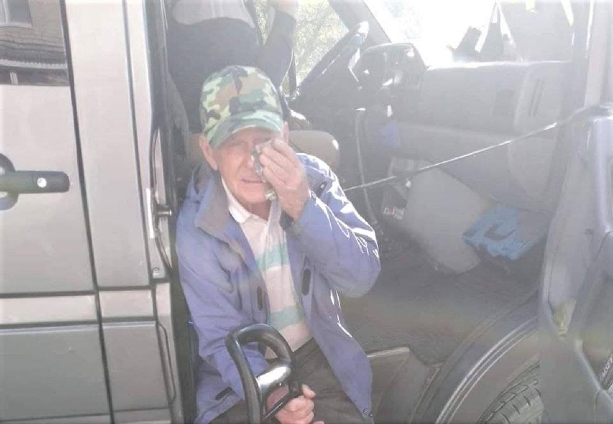 Водитель ударил пожилого мужчину ногой в живот, а затем дверью по лицу / фото "Запорожье / ХЗП" Водитель ударил пожилого мужчину ногой в живот, а затем дверью по лицу / фото "Запорожье / ХЗП"