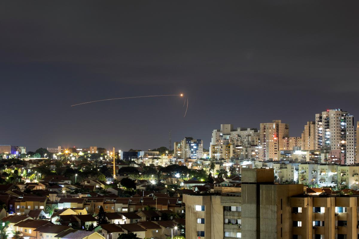 Система "Железный купол" перехватила ракеты, выпущенные по Израилю из Сектора Газа / фото REUTERS