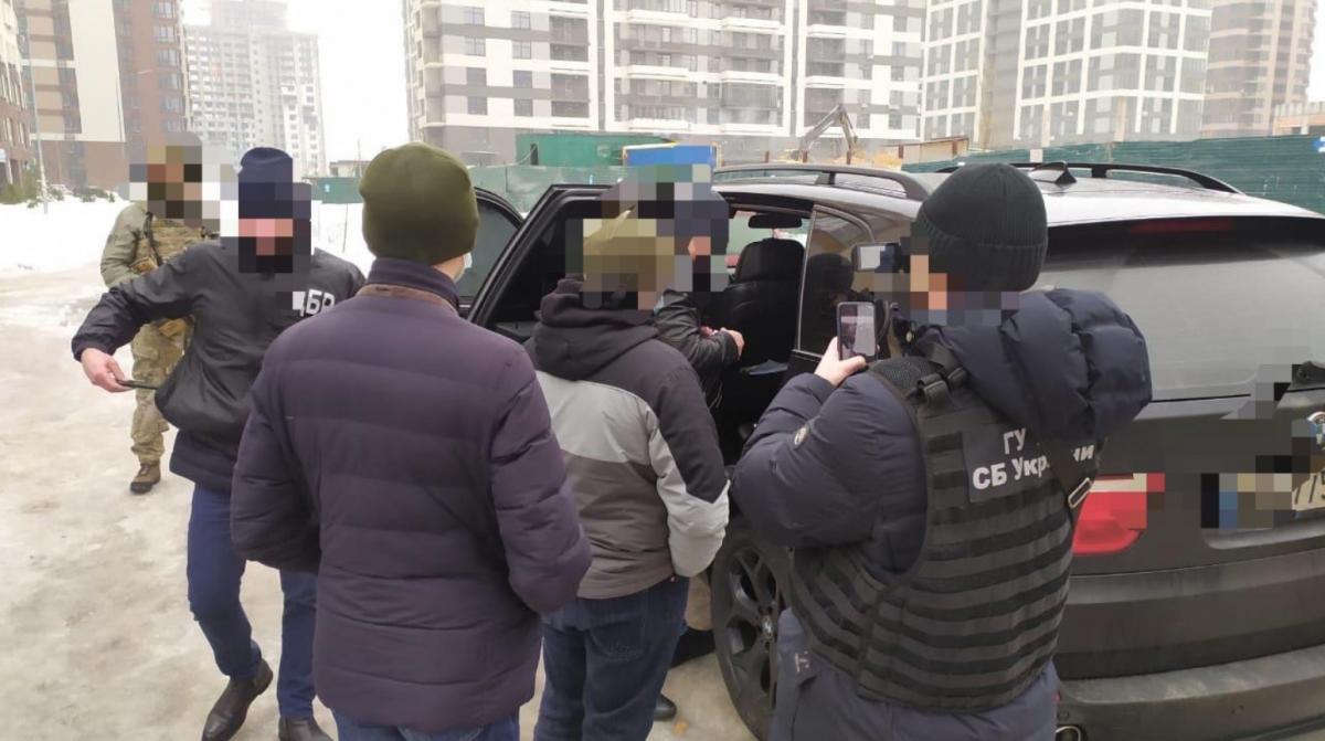 Сотрудника СБУ отстранили от занимаемой должности / фото Генпрокуратура Сотрудника СБУ отстранили от занимаемой должности / фото Генпрокуратура