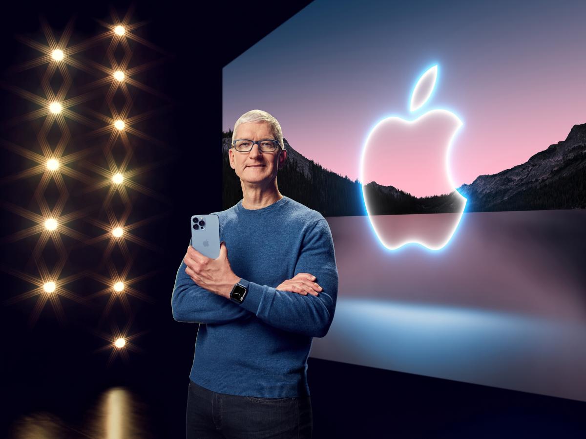 В Apple подыскивают долгосрочную замену Тиму Куку / фото REUTERS