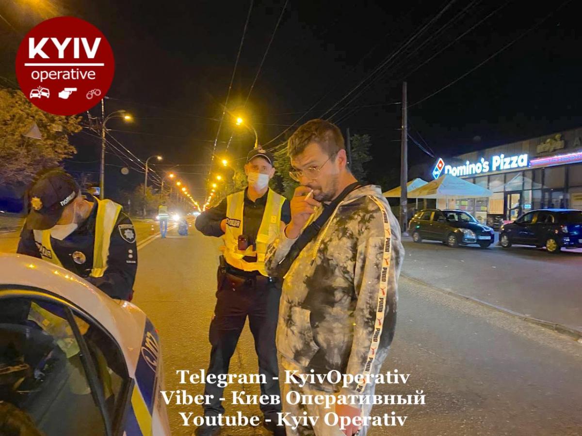 Водію не дали втекти очевидці ДТП / фото Київ Оперативний Водію не дали втекти очевидці ДТП / фото Київ Оперативний