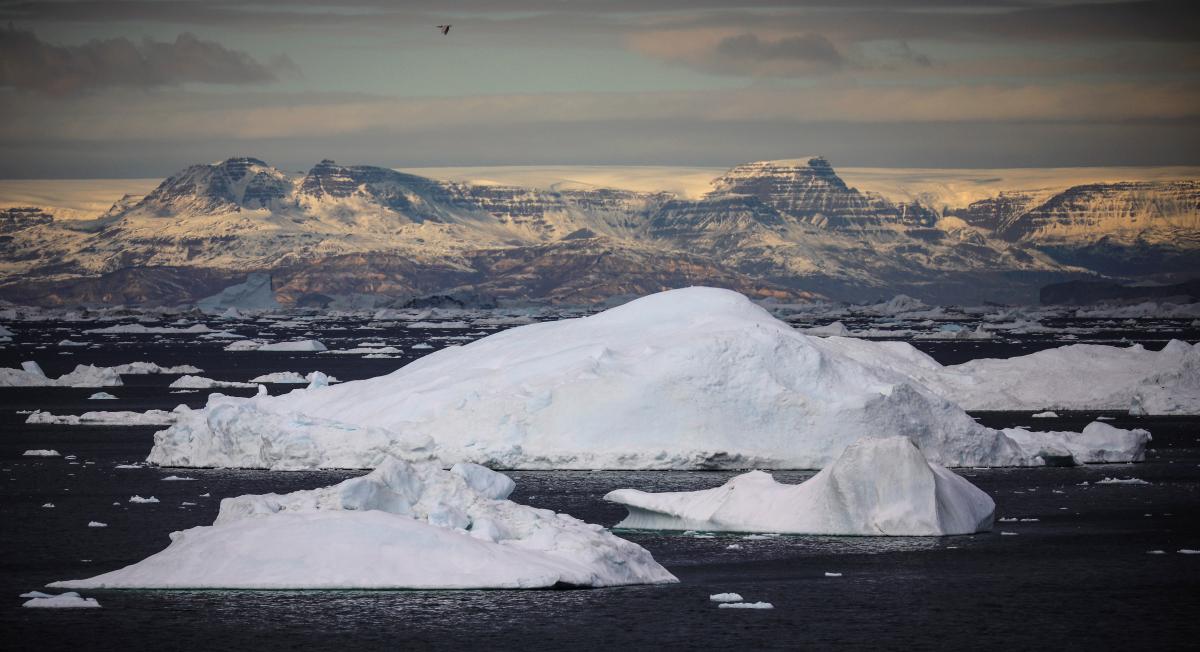 Таяние льда в Арктике влияет на карту Интернет-кабеля / фото REUTERS