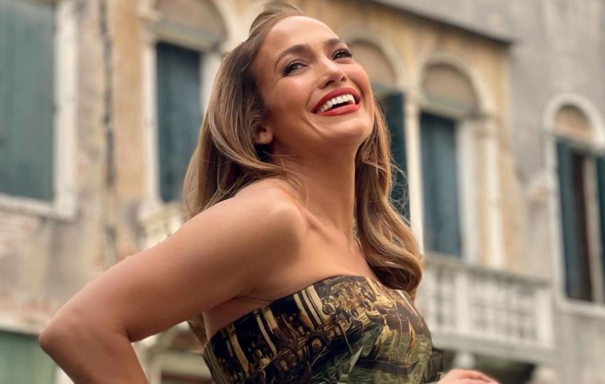 Дженнифер Лопес показала лицо без макияжа / фото instagram.com/jlo Дженнифер Лопес показала лицо без макияжа / фото instagram.com/jlo
