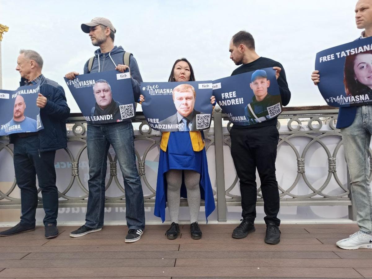 Десятки членов "Весны" были задержаны / фото УНИАН/ Антонина Доломанжи Десятки членов "Весны" были задержаны / фото УНИАН/ Антонина Доломанжи