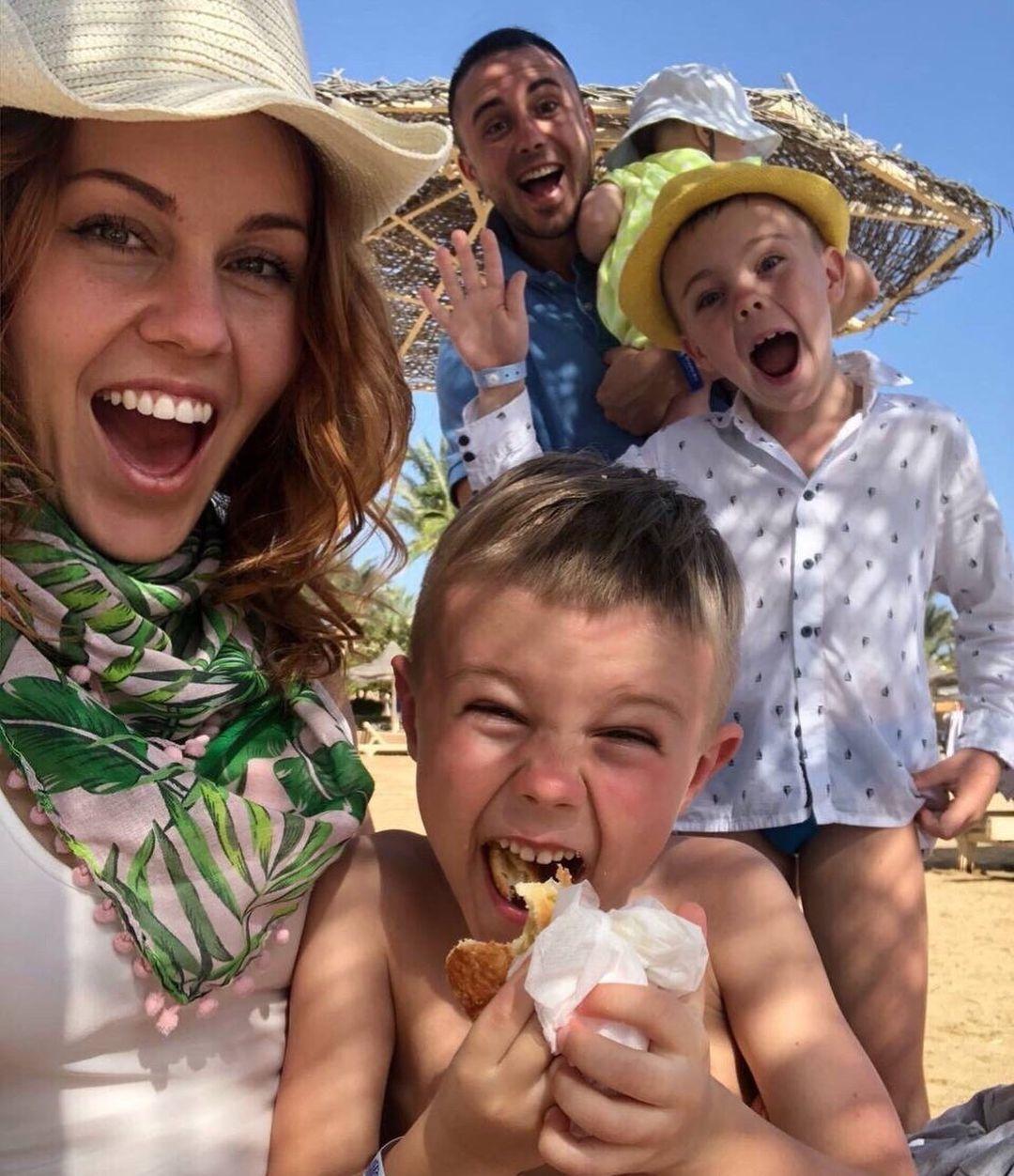 Олена Тополя з чоловіком та дітьми / скріншот Instagram Олена Тополя з чоловіком та дітьми / скріншот Instagram