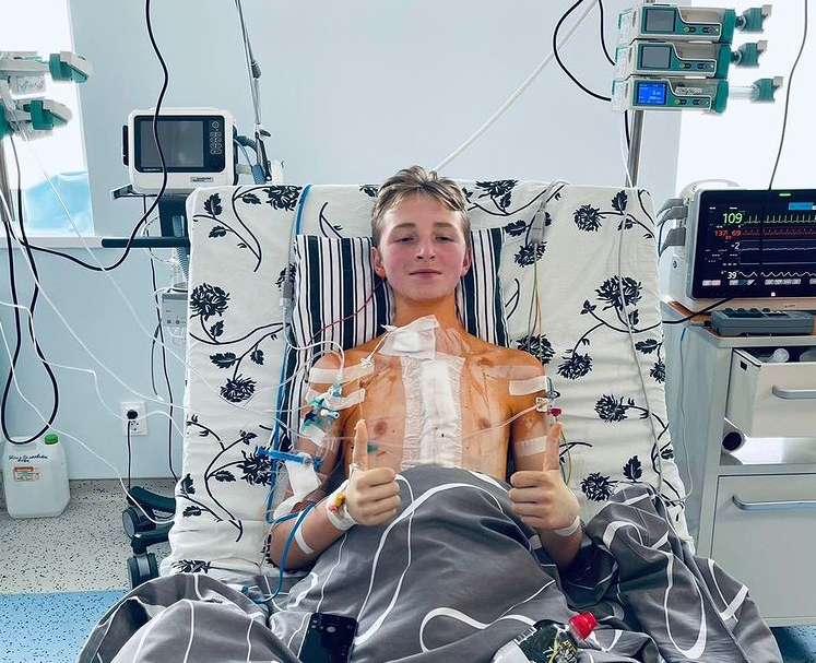 Мальчик рассказал о своем состоянии после операции \ instagram.com/iitsmaxx_xx/