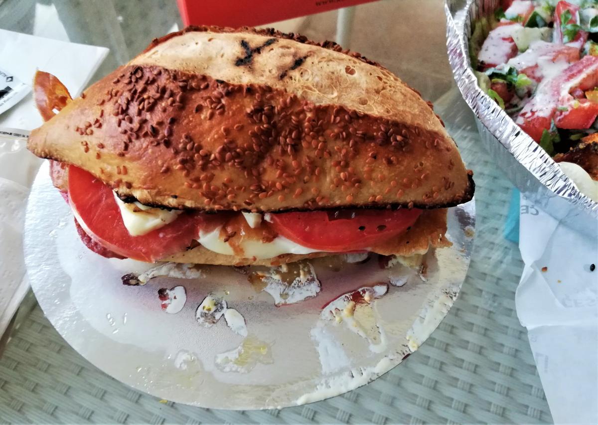 Тот самый бутерброд из Kumrucu Hikmet / фото Марина Григоренко