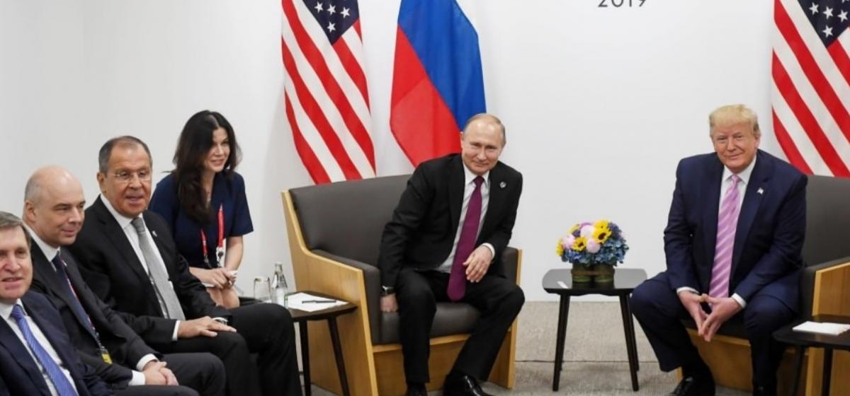 Путіна викрили в маніпуляції на зустрічі з Трампом у 2019 році / скріншот Путіна викрили в маніпуляції на зустрічі з Трампом у 2019 році / скріншот
