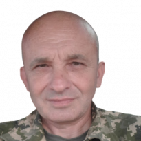 У разі катастрофи шукають недоліки в документації. Те, що льотчик не встиг підготуватись до польоту, бо заповнював папери, нікого не колише