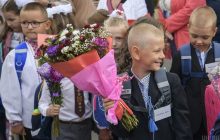 У Києві до 1 вересня продавці квітів різко накрутили ціни: скільки коштує букет