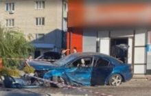 Навіть не гальмувала: у Кіровоградській області авто знесло матір трьох дітей на тротуарі та зупинилося в стіні (відео)