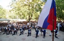 Бойовики ввімкнули гімн Росії у школах окупованого Донецька на 1 вересня (фото, відео)