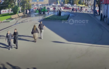 В центре Харькова трое парней напали на коммунальщиков: дерзкий инцидент попал на видео