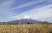Легендарна гора в Японії несподівано вкрилася снігом (відео)