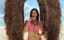 Фотосессия без трусиков: экс-подруга звездного футболиста поделилась горячими снимками