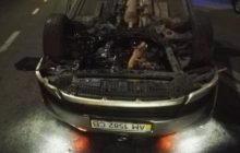 Авто опинилося на своєму даху: у Києві таксист віз пасажирку й заснув – ЗМІ (фото)